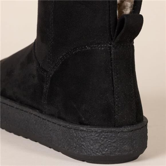 Amazon Essentials Women's Shearling Boot - Picture 6 of 8